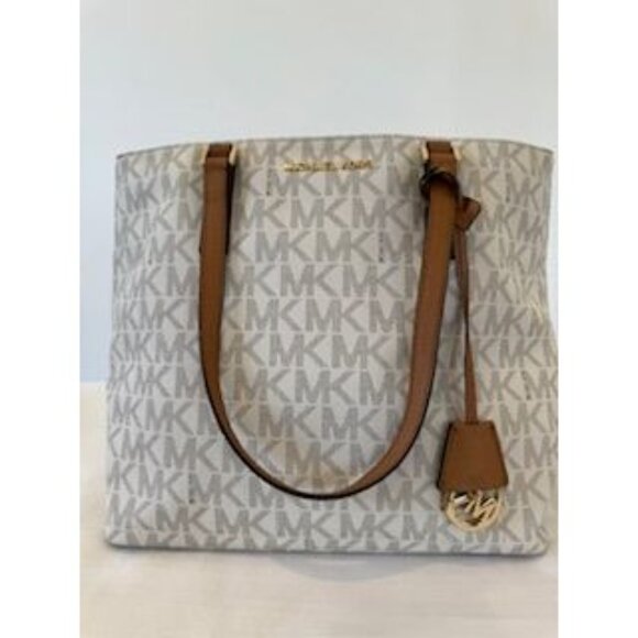 Michael Kors Vanilla Tote Bag  With MK Logo Print & Tan Leather Straps  Mint con - Picture 6 of 6